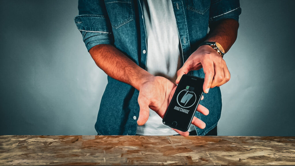 Photo présentation de produit multimédia durant une vidéo corporate