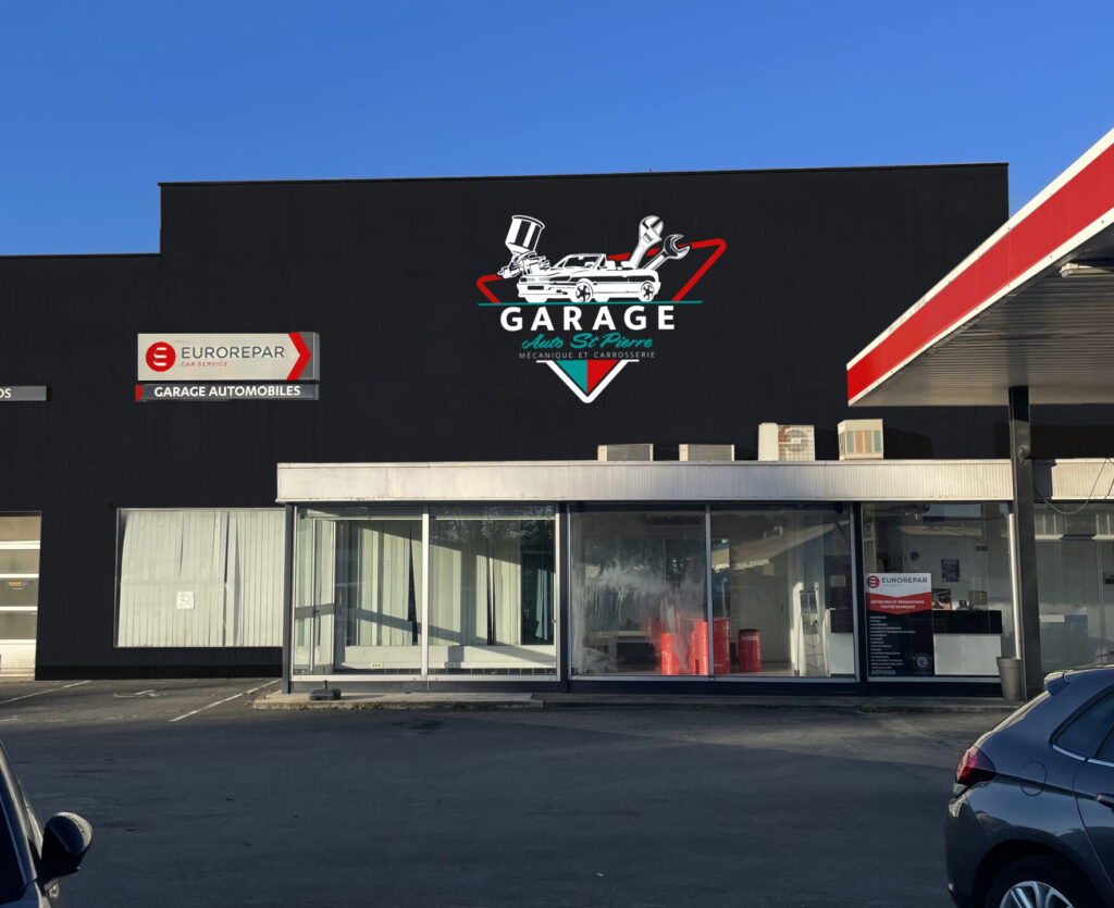 façade-large-logo-triangle-V2